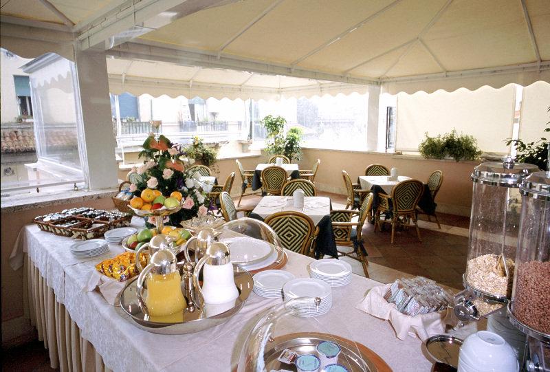 Hotel Villa Morgagni Róma Étterem fotó